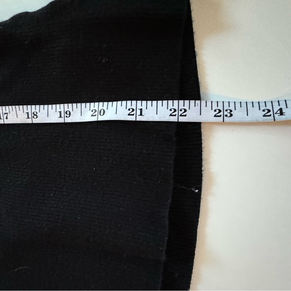 Elie. Ellie Tahari Sz S black, 1/2 sleeve top, perfect under cardi’s and blazers - Picture 5 of 5